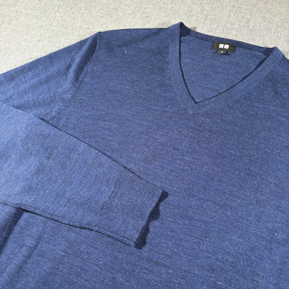 Uniqlo V-Neck Sweater Mens M Blue 100% Pure New Wool Lightweight Knit 341-173211